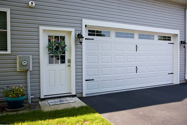 24/7 Emergency Garage Door Panel Replacement experts in Clark County County, SD